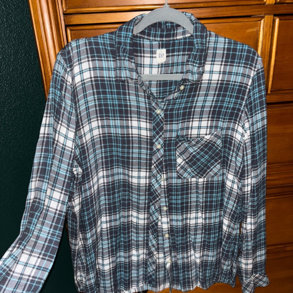 GAP Blue and White Casual Button Down Shirt